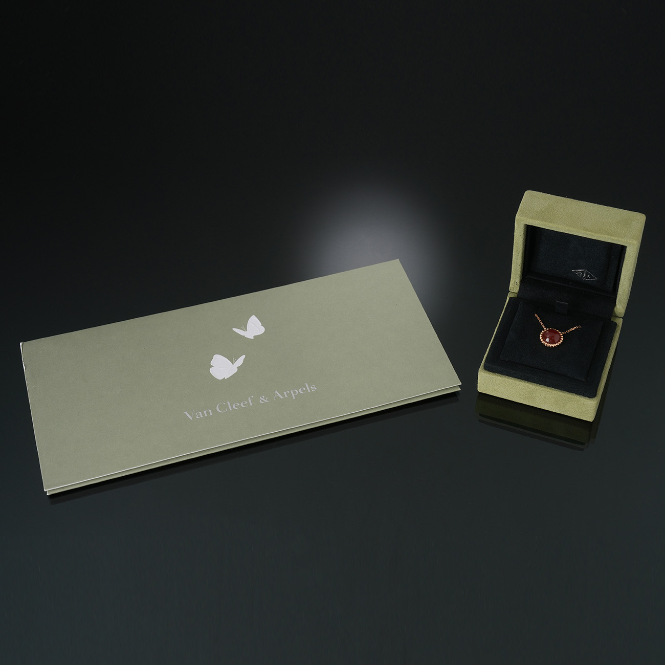 VAN CLEEF & ARPELS(USED)반클리프 뻬를리 커넬리언 펜던트